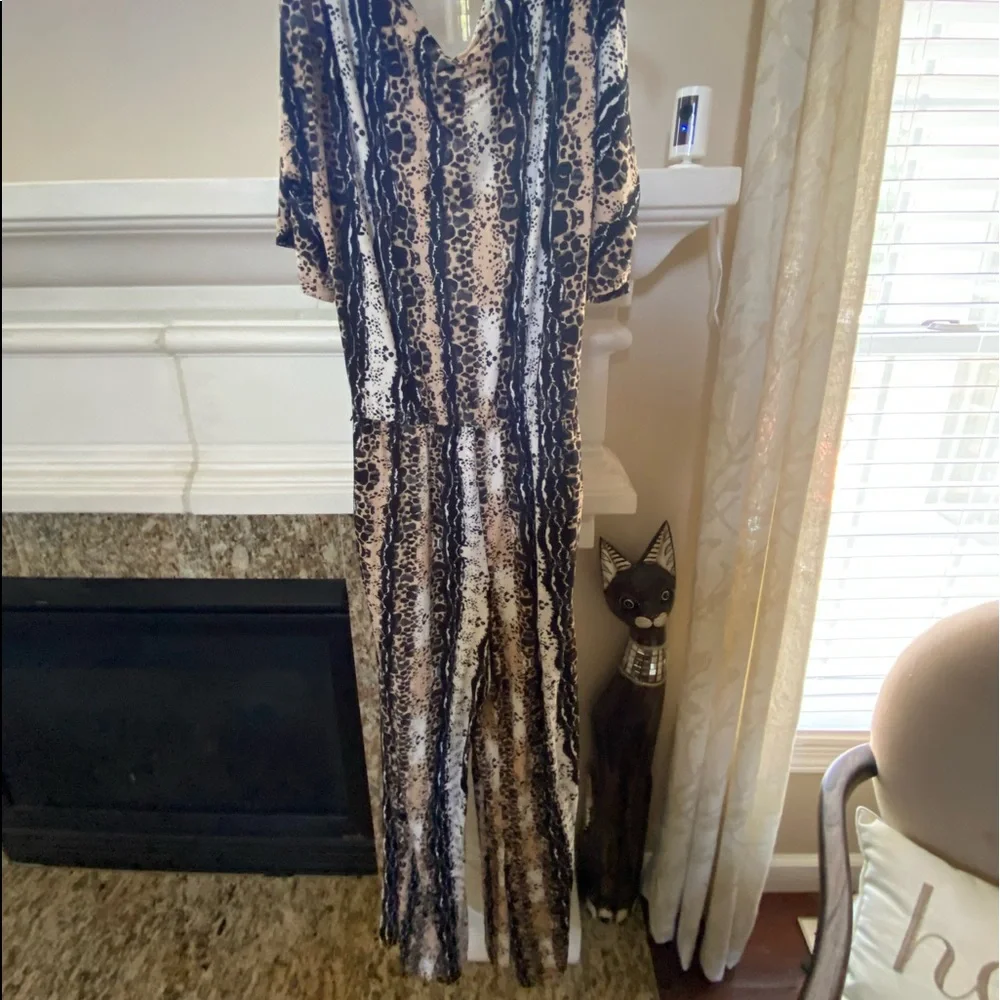 Animal patch Jumpsuit - Picture 1 of 3
